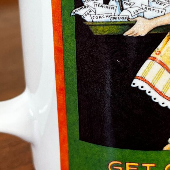 2 Mary Engelbreit Mugs "Queen of Everything" & "Lives Get One" Checkered Handles - Picture 15 of 15